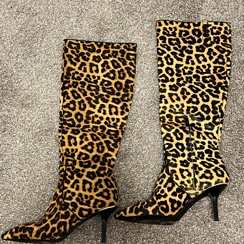 READ DESCRIPTION: Michael Kors Leopard Print Calf Hair Boots 8M